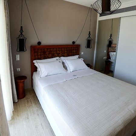 Hatzoudis Luxury Suites خْريسيا أموذيا المظهر الخارجي الصورة