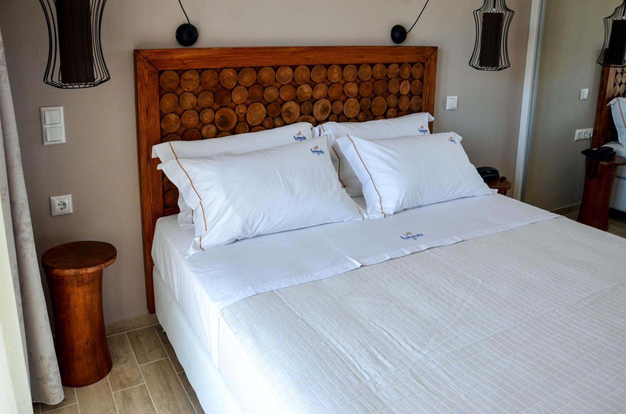 Hatzoudis Luxury Suites خْريسيا أموذيا المظهر الخارجي الصورة